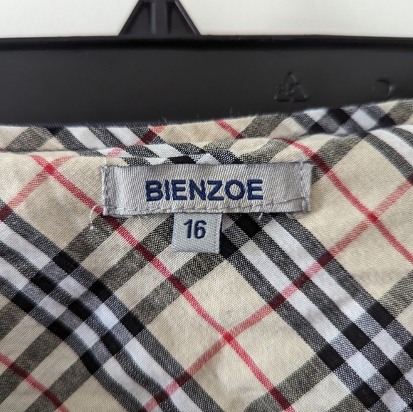 Amazon | Pleated Grey High Rise Skirt with Shorts Lining | Size 16 - Picture 4 of 7